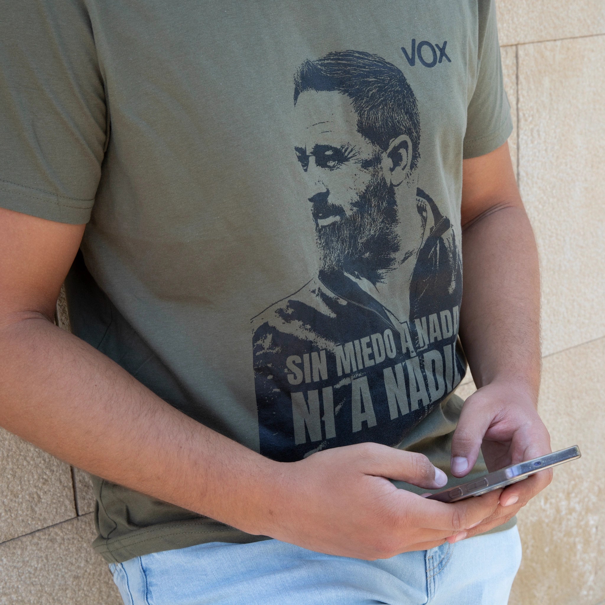 Camiseta Abascal sin miedo hombre